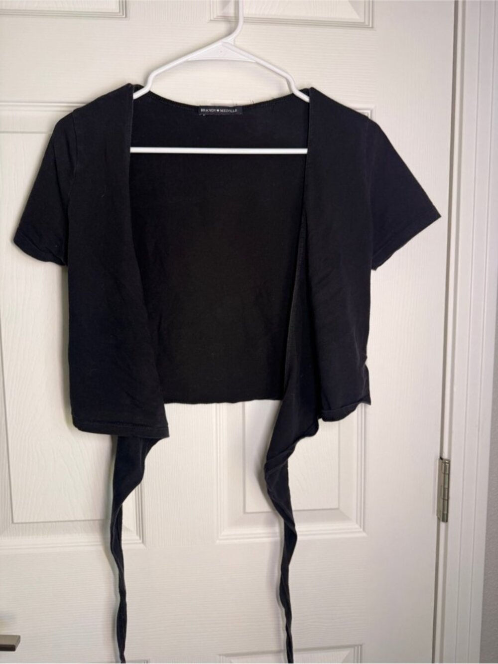 Short Sleeve Crop Top - Picture 2 of 3